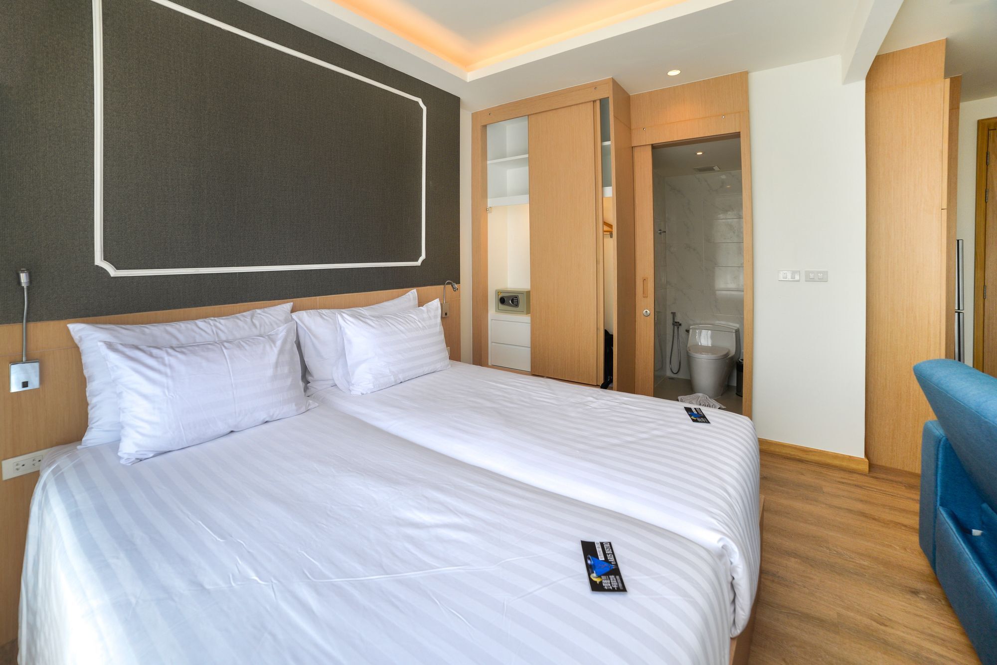 The Aristo Beach By Holy Cow 212 Phuket Bagian luar foto